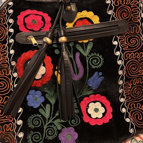 Hand Stitched bag. - Picture 4 of 7